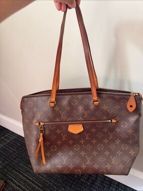 Louis Vuitton Monogram Canvas Tote in Brown with Tan Trim